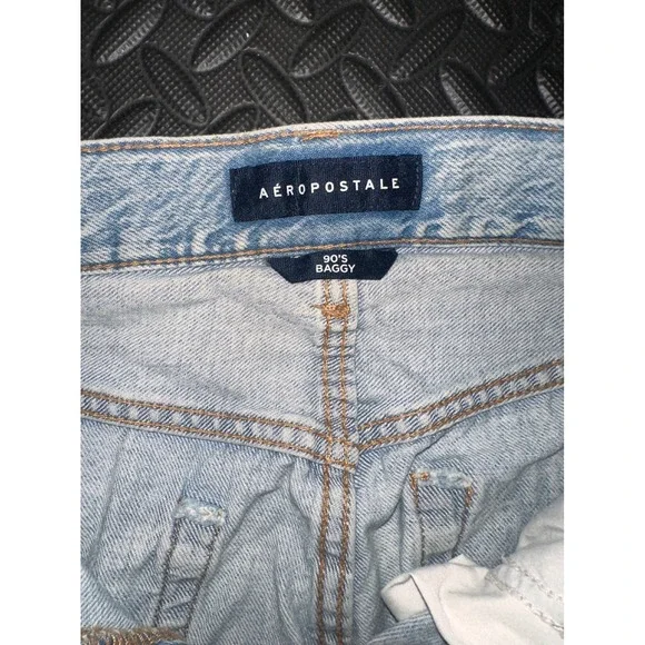 Aeropostale 90s Baggy High Waisted Distressed Light Wash Jeans Size 2 Reg - Picture 4 of 9